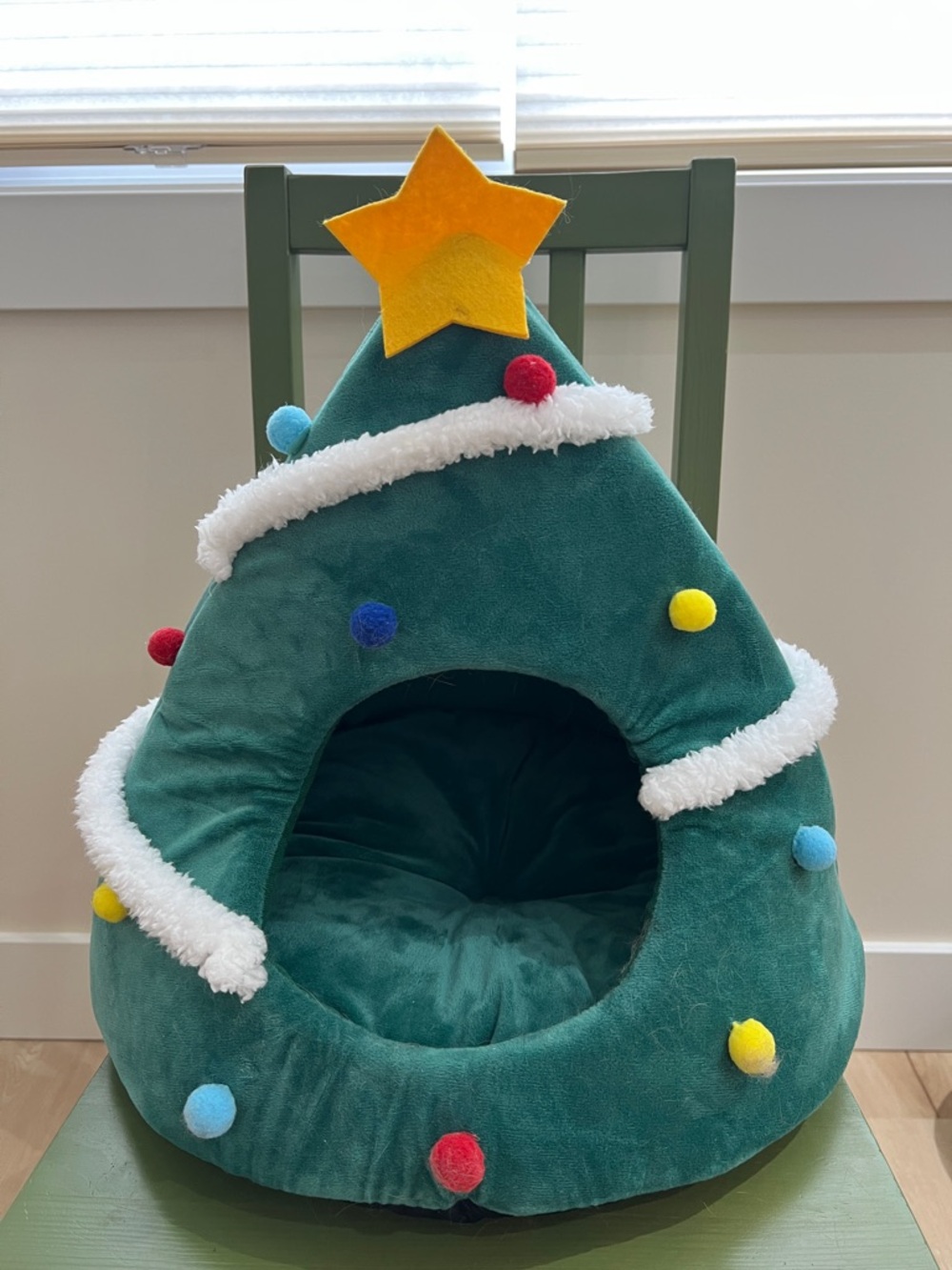 Green Christmas Tree Cat Bed